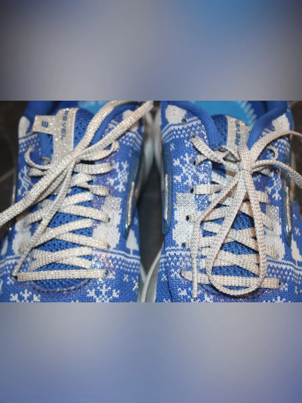Brooks Revel 3 Run Merry Christmas Blue Women's Size 6.5 - No Insoles - Picture 14 of 15